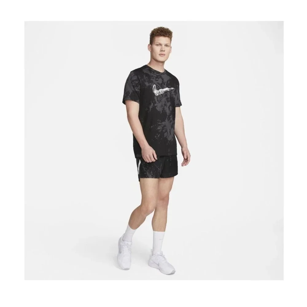 Nike‎ DriFit Run Division 4